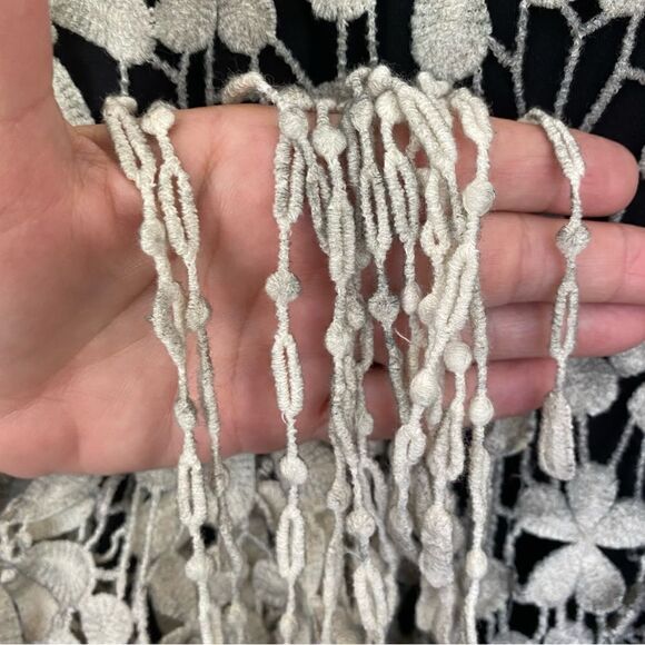 India Boutique Gray Floral Crochet Fringe Sleeveless Top Overlay - Plus - Picture 8 of 9